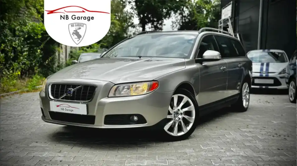 Volvo V70 2008 2.5 Turbo - Sport Uitlaat - Trekhaak - Cruisecontrol - Sensoren